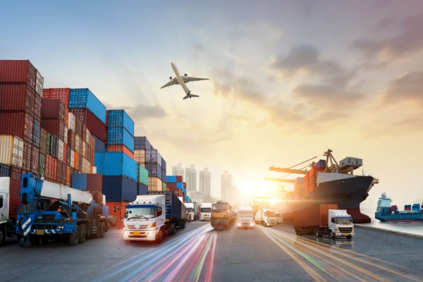 Shutterstock_FLautotransort-1