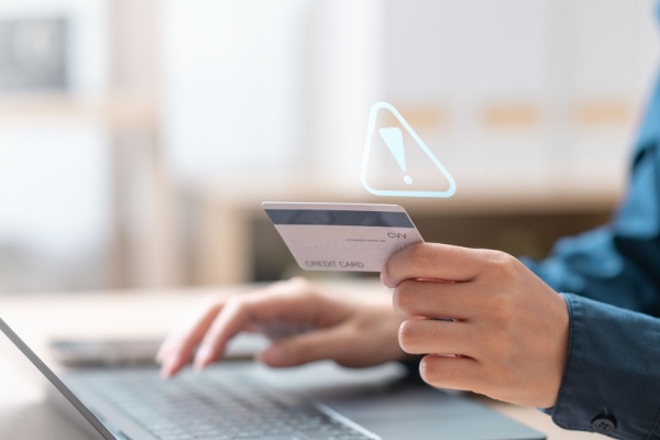 Shutterstock_fraudesbancairesloi-1