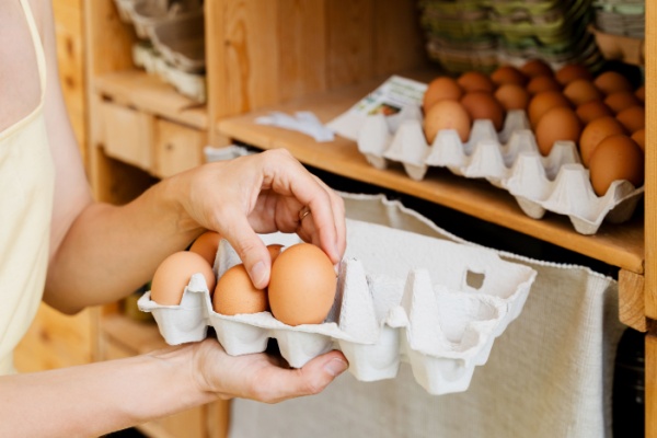 Shutterstock_commercialisationoeufs-2