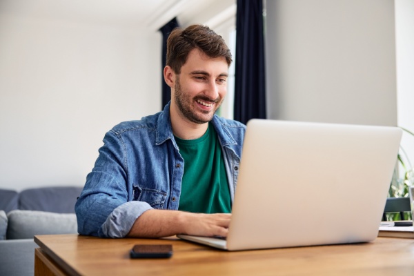 Shutterstock_premieredeclarationrevenus