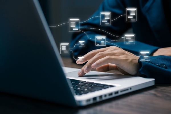 Shutterstock_operateurplateforme-1